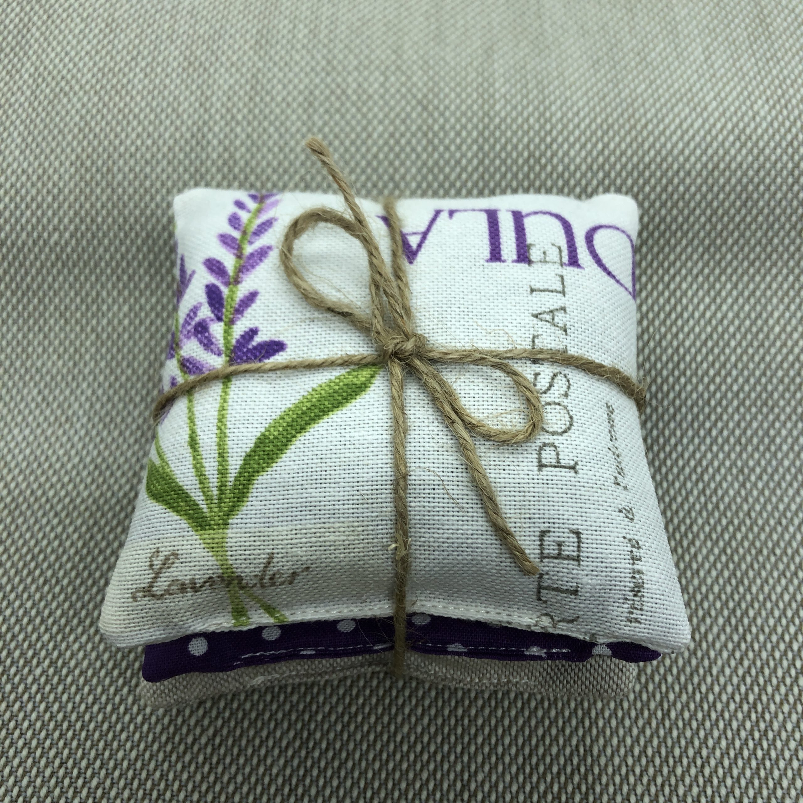 Sehr schöner Duft naturbelassen 5 Lavendelsäckchen in Organza Stoff