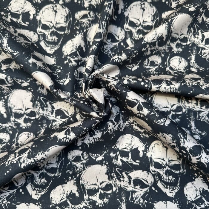 Baumwollstoff Kim Swafing Totenkopf