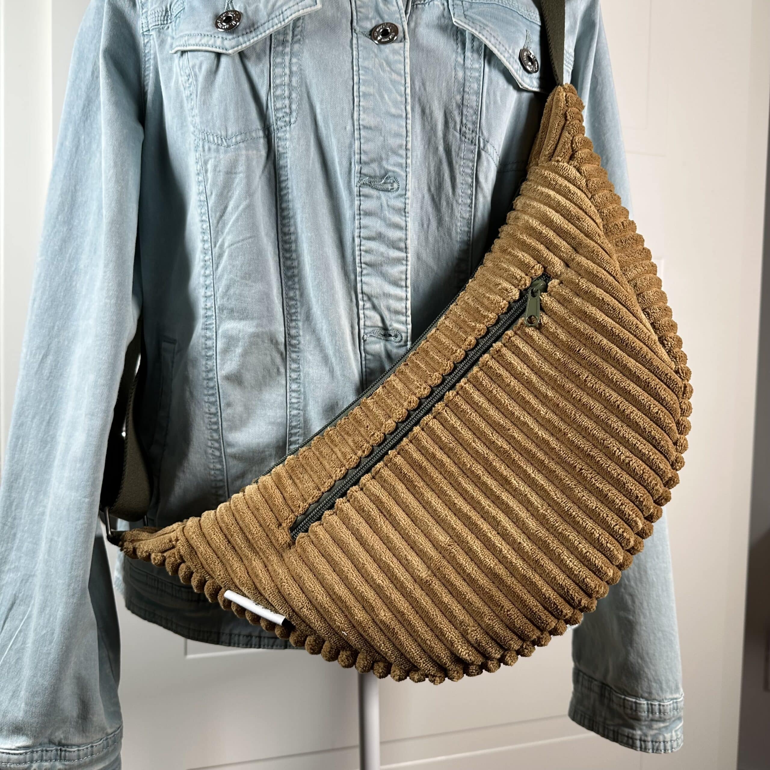 Moon Bag Luna Schultertasche CreaResa Moon Bag Luna Schultertasche CreaResa