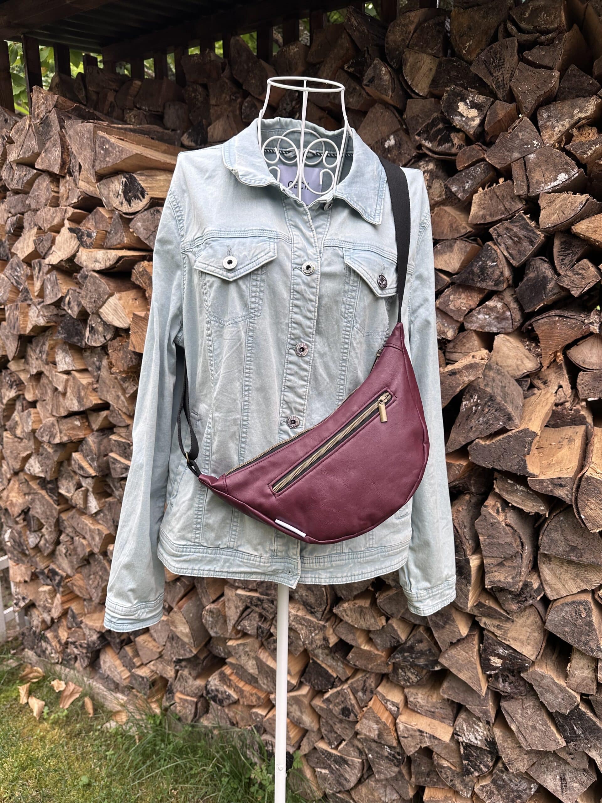 Schultertasche MOON BAG LUNA Crossbody Schultertasche MOON BAG LUNA Crossbody