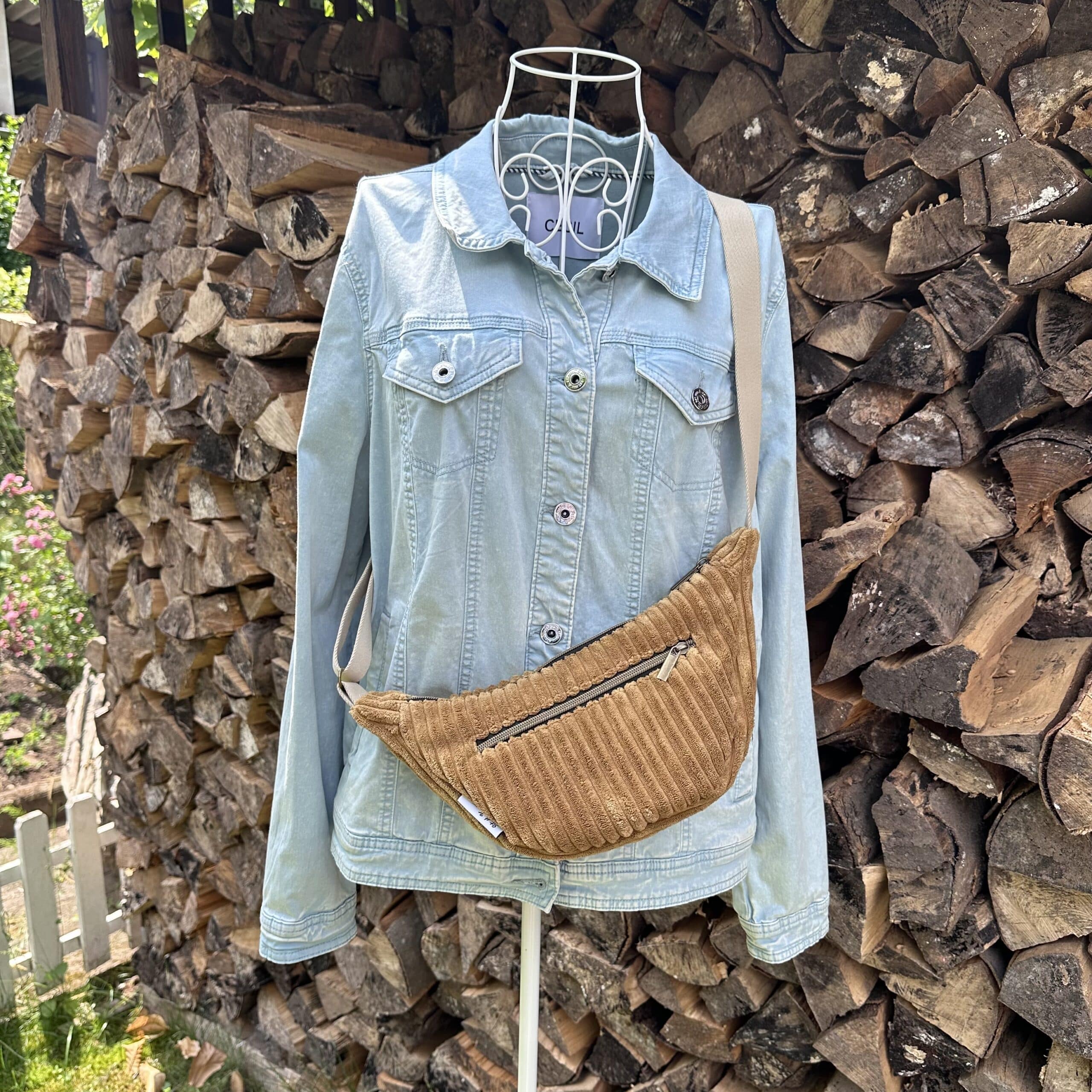 Schultertasche MOON BAG LUNA Crossbody Schultertasche MOON BAG LUNA Crossbody